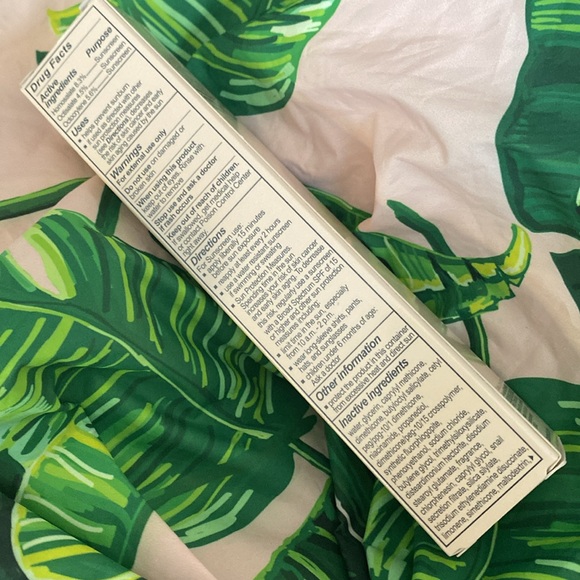 NEW it Cosmetics CC+ Nude Glow in Fair Light - Picture 3 of 7